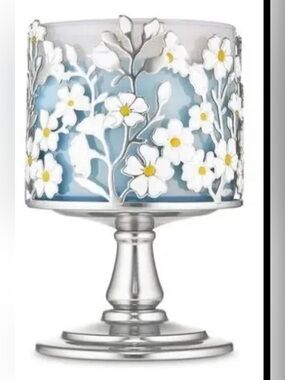 Bath and & Body Works Candle Sleeve 14.5 oz Candle White Enamel Flowers Pedistal